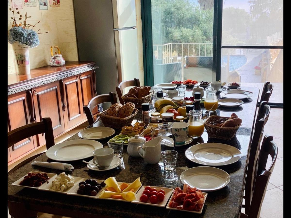Ellie Boo Bed & Breakfast Victoria Bagian luar foto