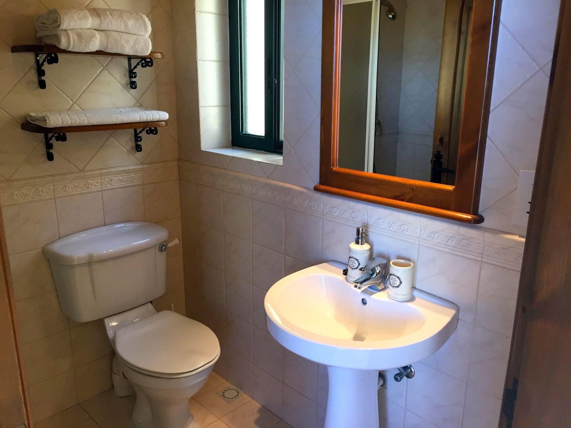Ellie Boo Bed & Breakfast Victoria Bagian luar foto