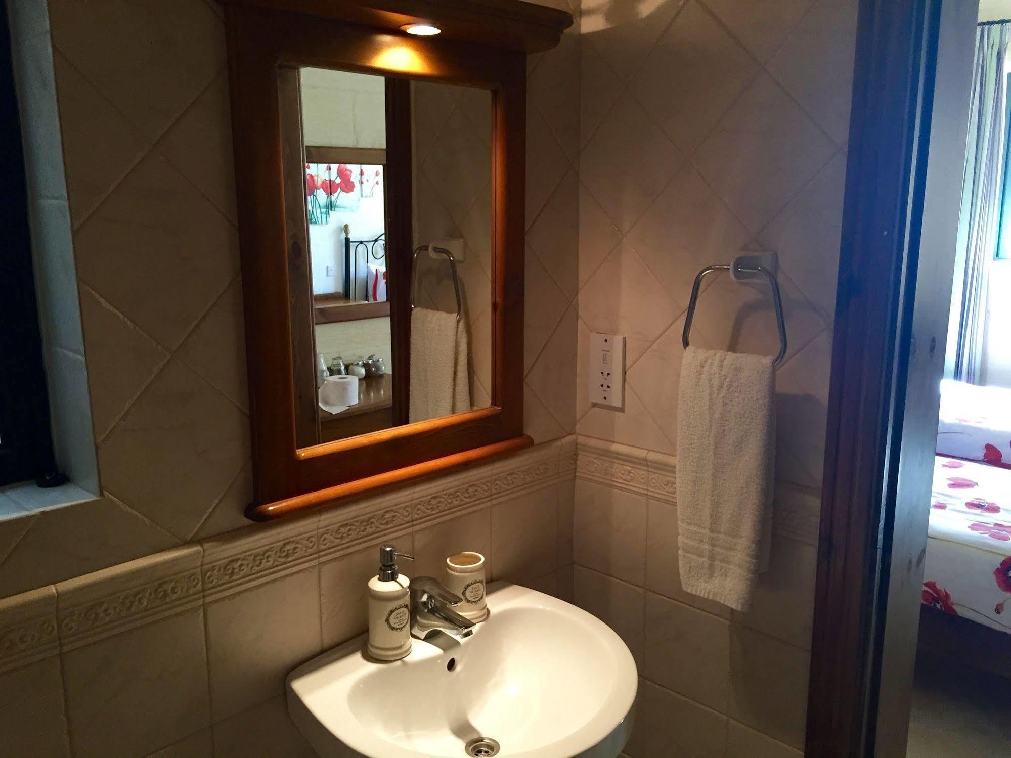 Ellie Boo Bed & Breakfast Victoria Bagian luar foto