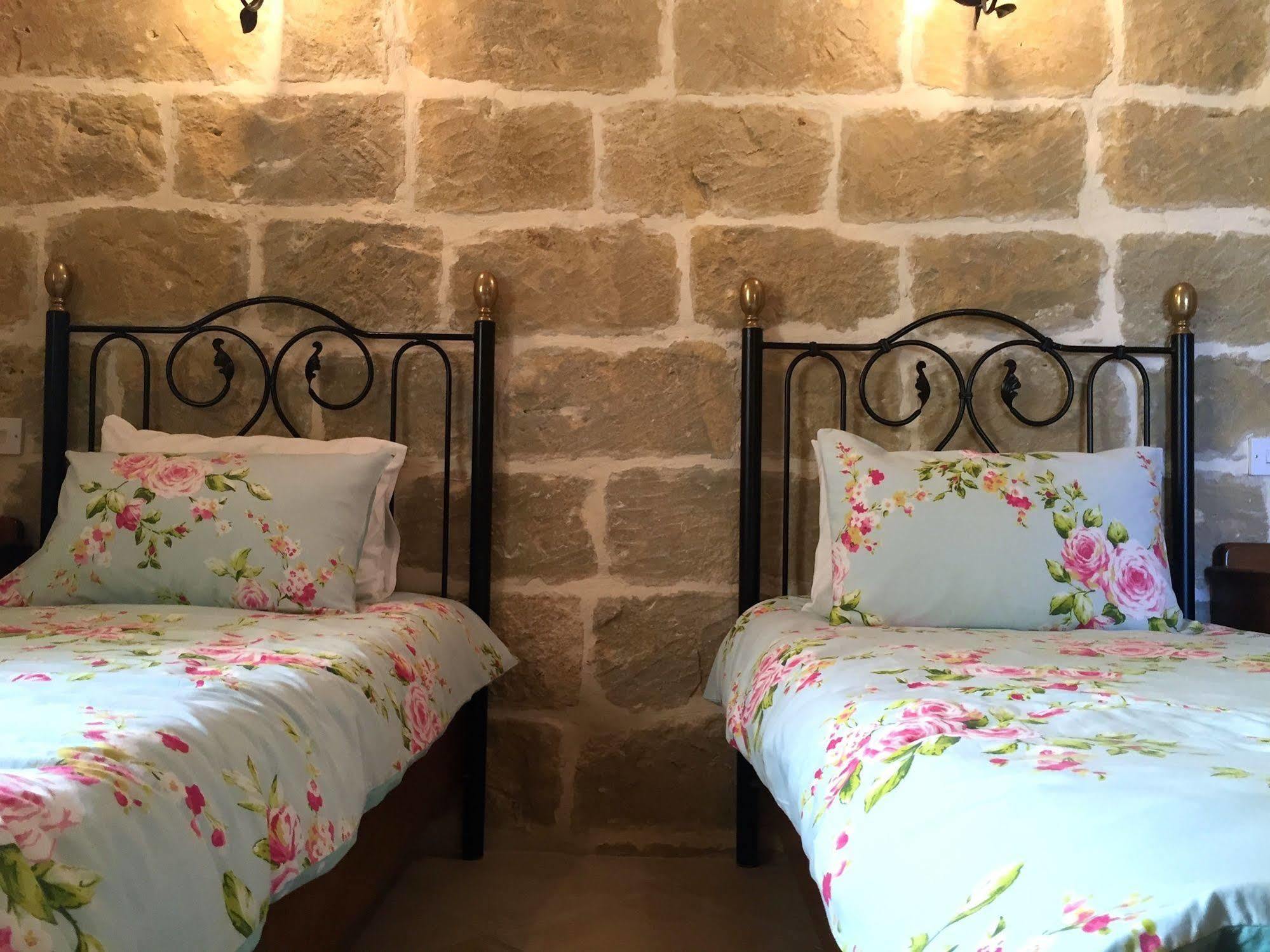 Ellie Boo Bed & Breakfast Victoria Bagian luar foto