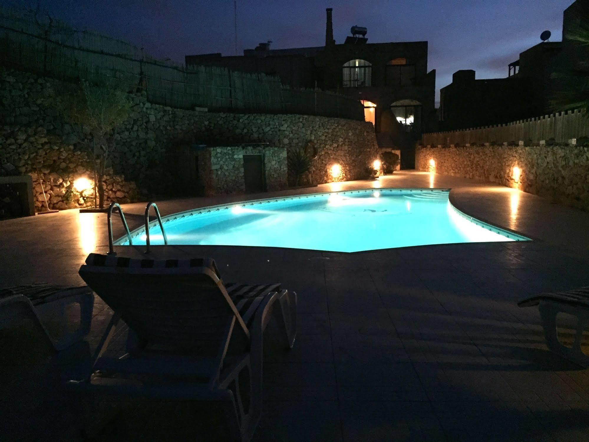 Ellie Boo Bed & Breakfast Victoria Bagian luar foto